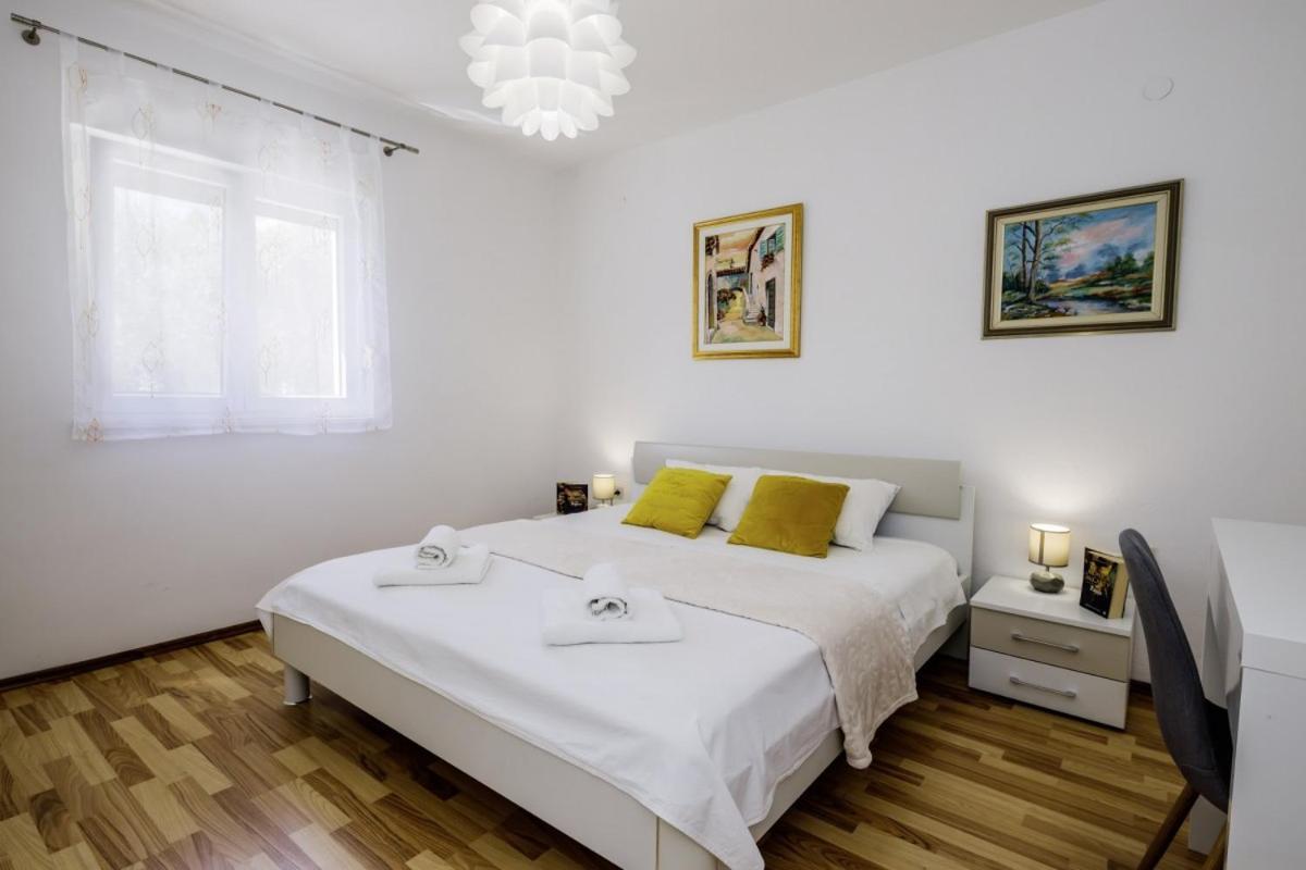 Ani In Trogir * Mittel-Dalmatien Hotell Donji Seget Eksteriør bilde