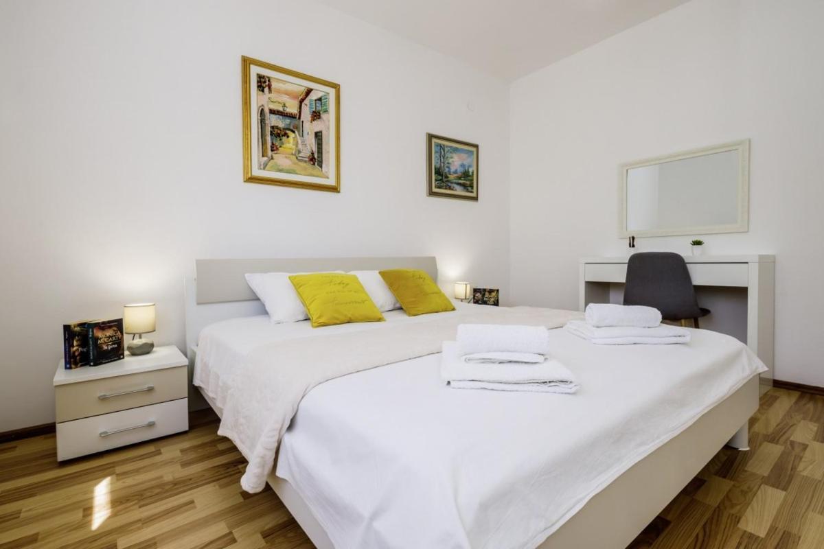 Ani In Trogir * Mittel-Dalmatien Hotell Donji Seget Eksteriør bilde