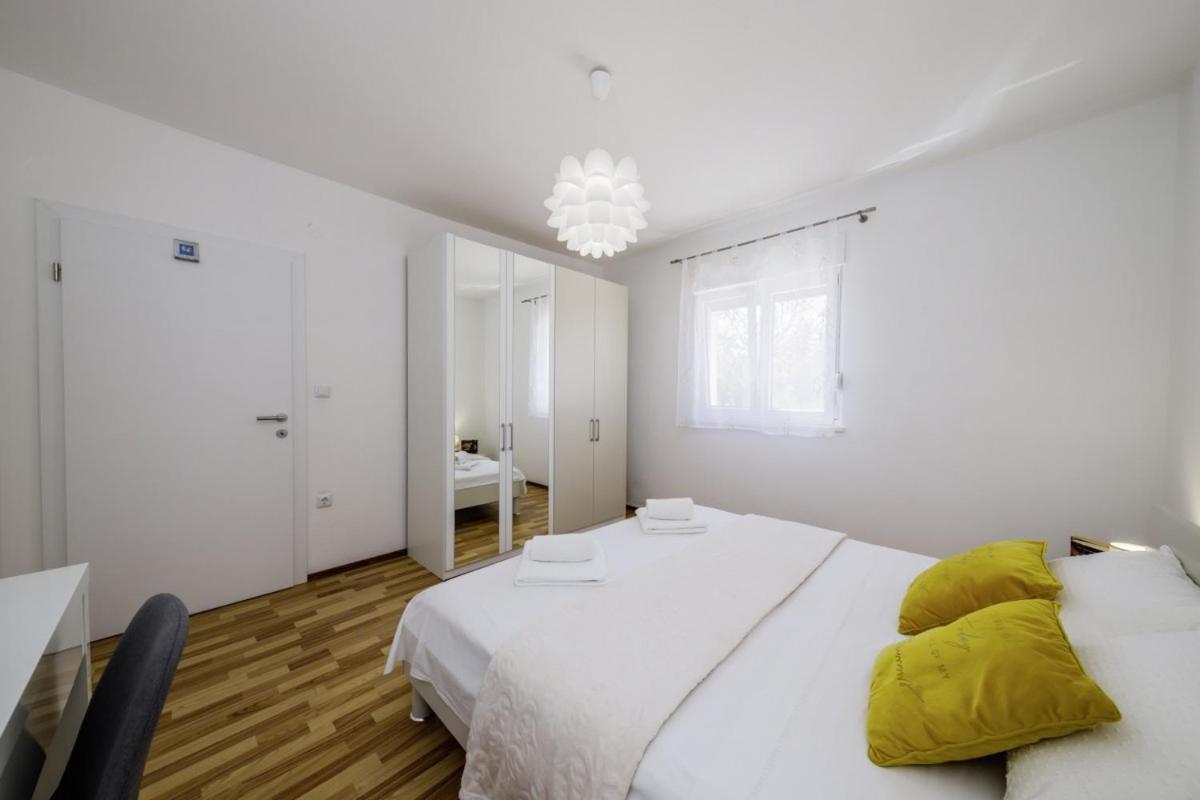 Ani In Trogir * Mittel-Dalmatien Hotell Donji Seget Eksteriør bilde