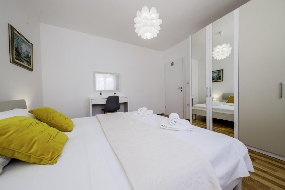 Ani In Trogir * Mittel-Dalmatien Hotell Donji Seget Eksteriør bilde