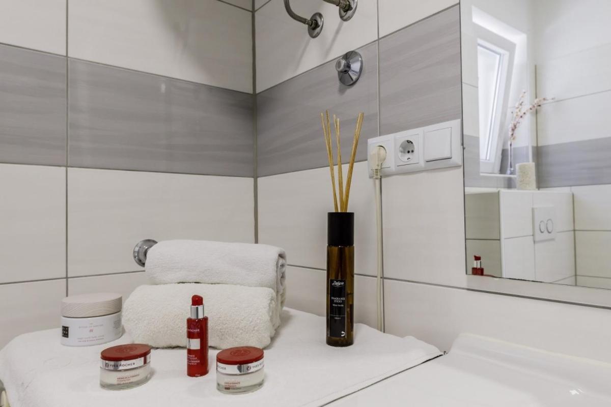 Ani In Trogir * Mittel-Dalmatien Hotell Donji Seget Eksteriør bilde